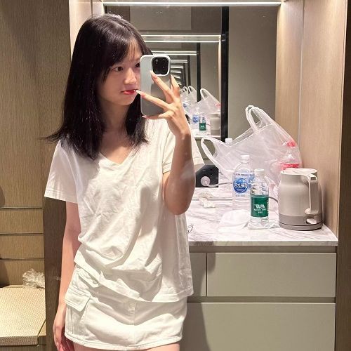 重磅纯棉V领白色正肩短袖t恤2026女夏季宽松低领慵懒松弛休闲上衣