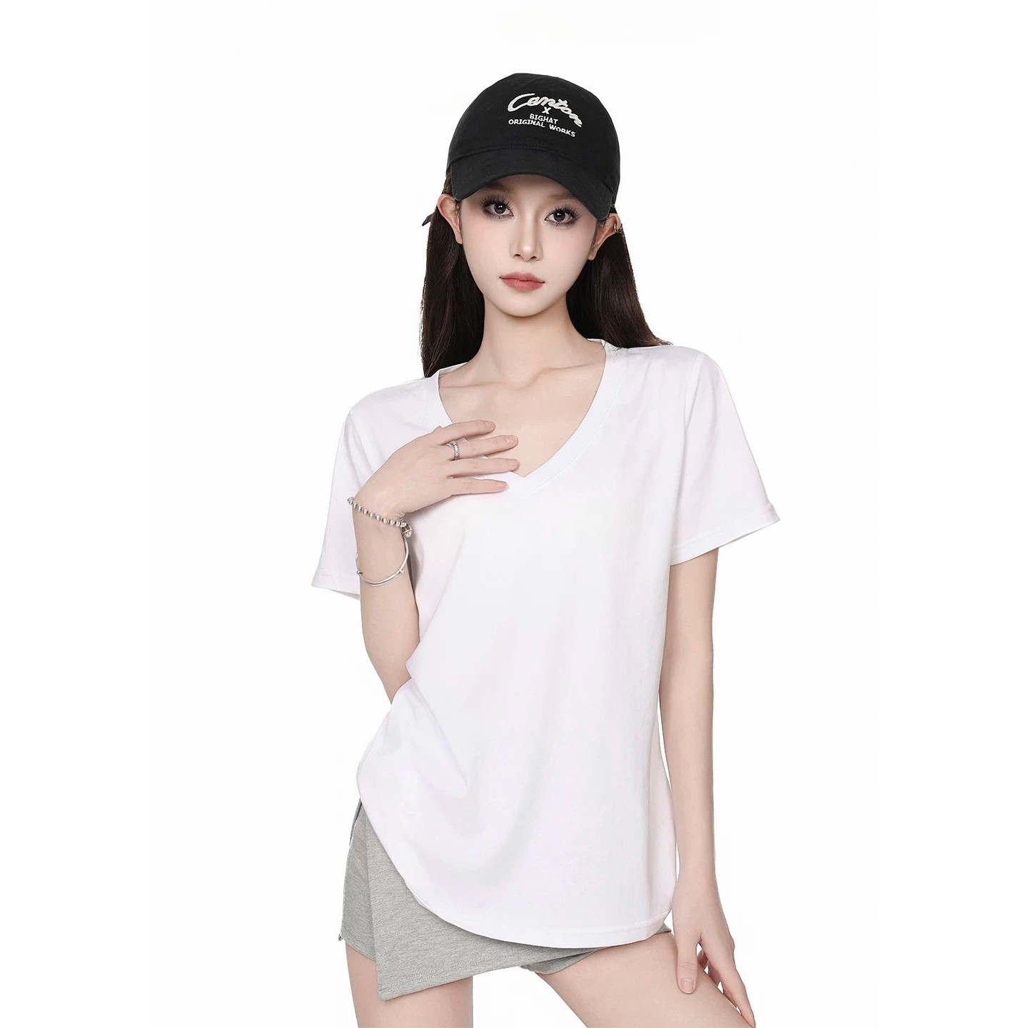 白色慵懒风正肩短袖t恤女2026夏季宽松内搭修身显瘦辣妹v领上衣