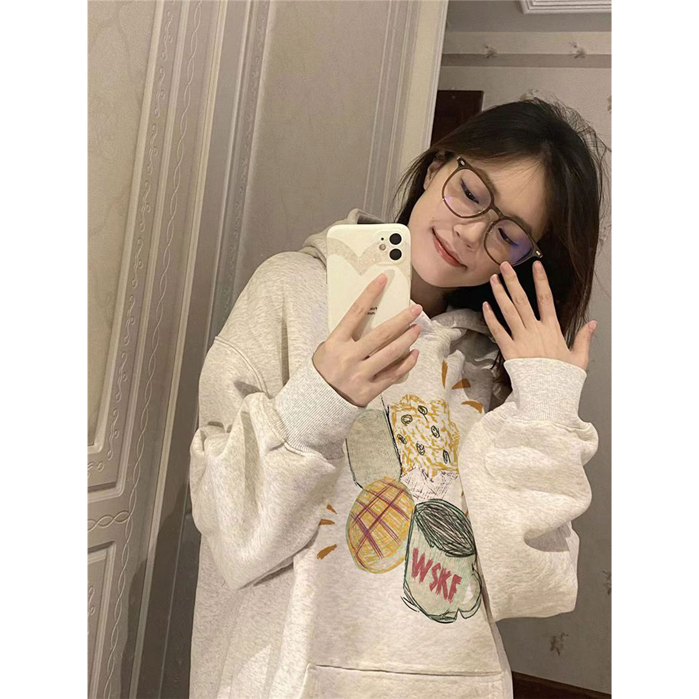 【送运费险】涂鸦面包印花卫衣女