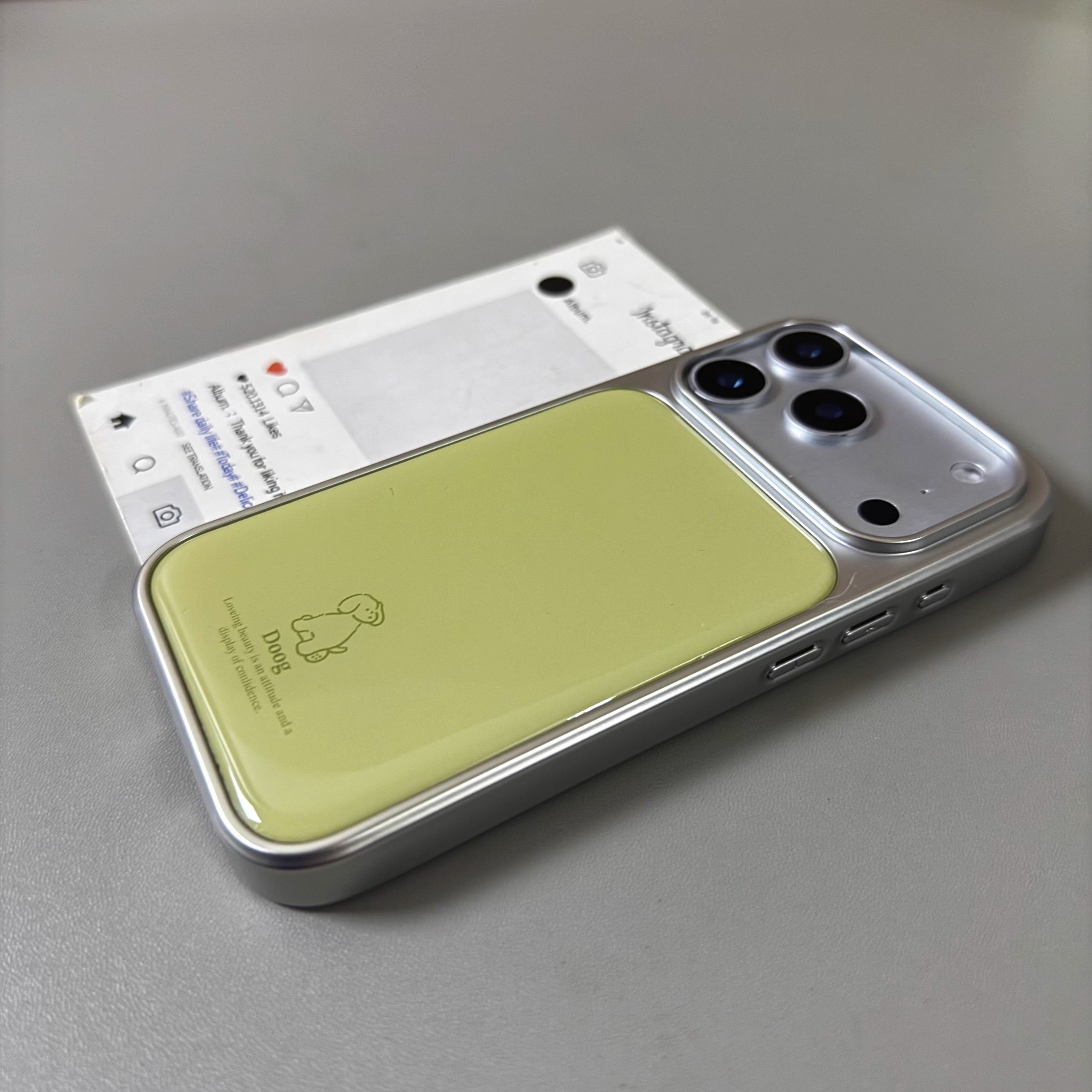 抹茶绿线条小狗新款银边手机壳适用苹果iPhone17promax高级感air保护套小众16plus亮面15pro14防摔简约13气质