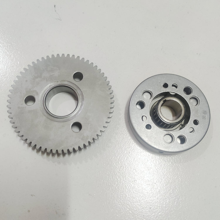 适用大阳摩托格格DY100T-6-8/125T-16-26-28超越离合器启动盘本体