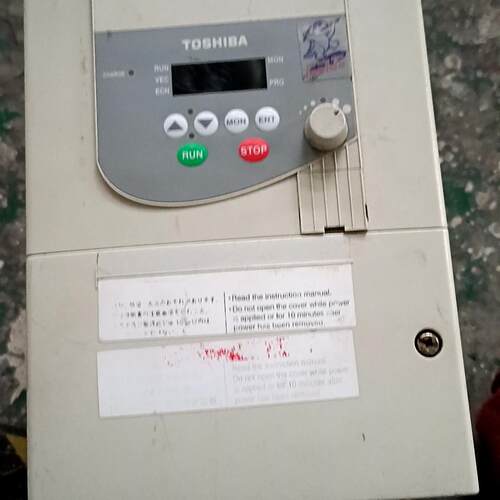 VFS9-4055PL-W 东芝变频器 400V 5.5KW 工控调速装置议价维修