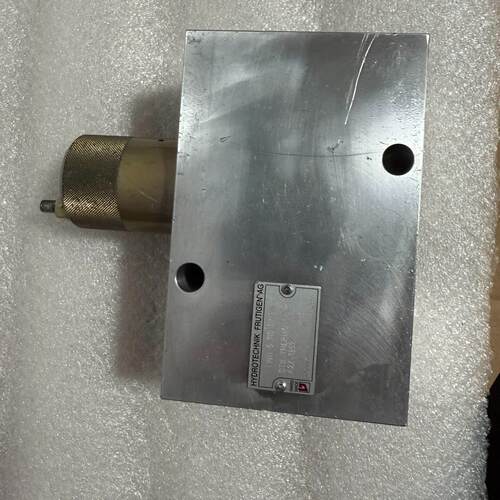 STB-THERMO UEV A2Z-1952 气动电磁阀阀组 工控配件议价维修