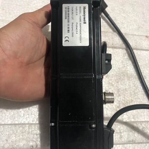HSME-60KP040A30EBYY 伺服电机 400W 工控自动化配件议价维修