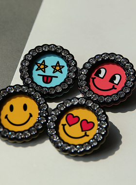 韩国进口AZNAVOUR/AZ饰品水钻黄色笑脸涂鸦圆盘胸针别针