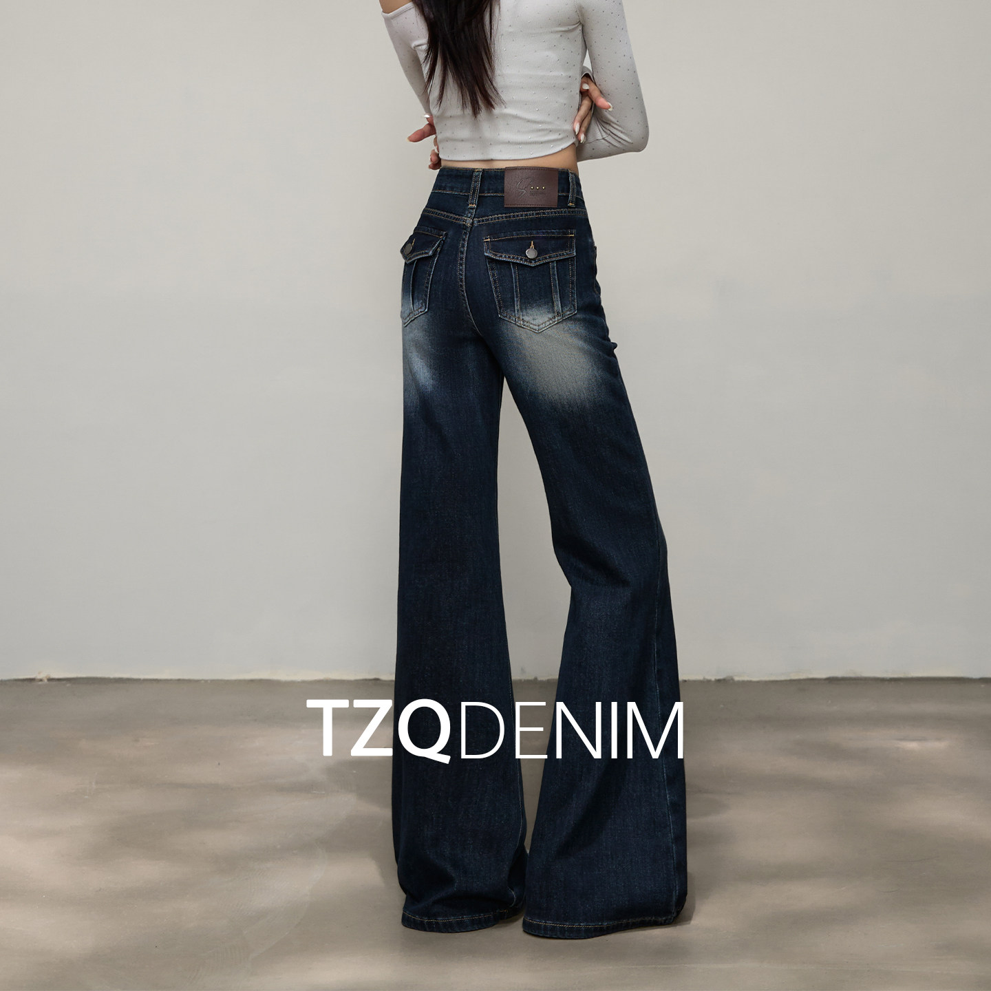 淘稚气墨蓝黑低腰显瘦微喇牛仔裤女2026秋季百搭宽松拖地喇叭长裤
