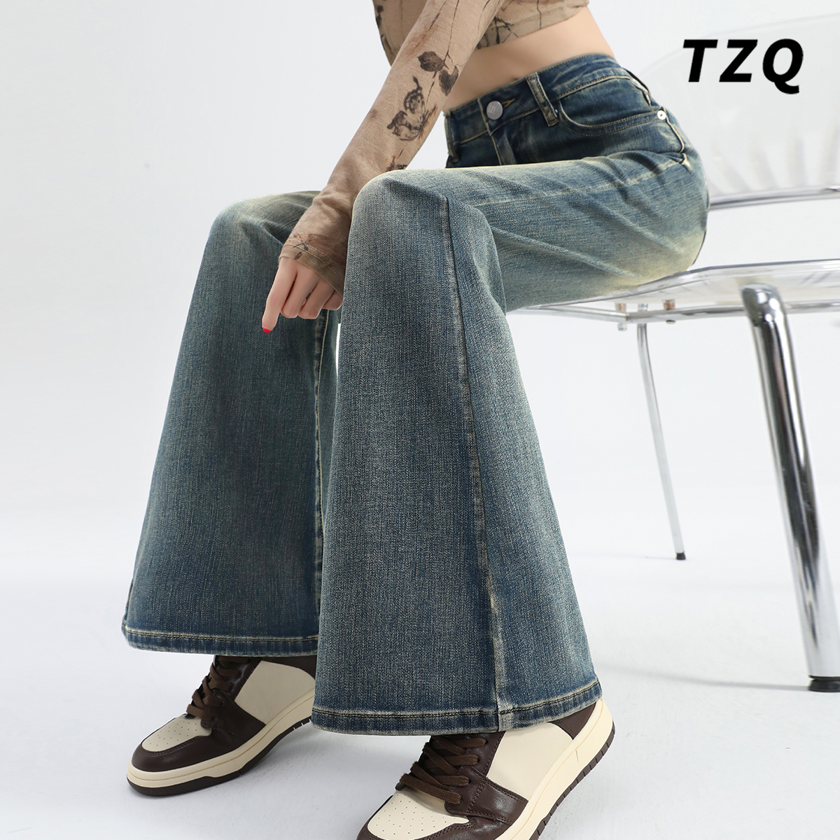 百搭显瘦小个子不贴腿垂感喇叭裤