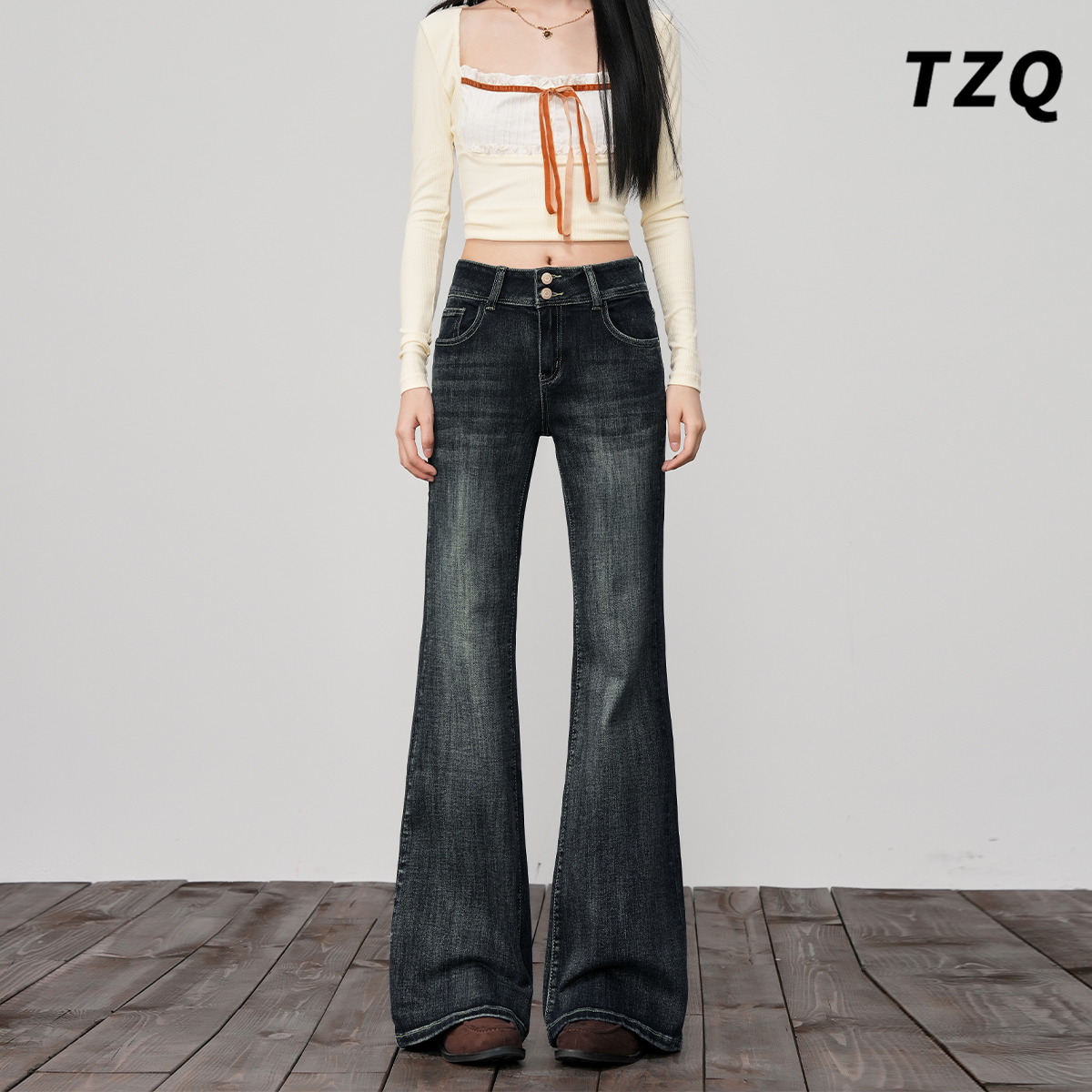 宽松显瘦不贴腿垂感阔腿喇叭裤子