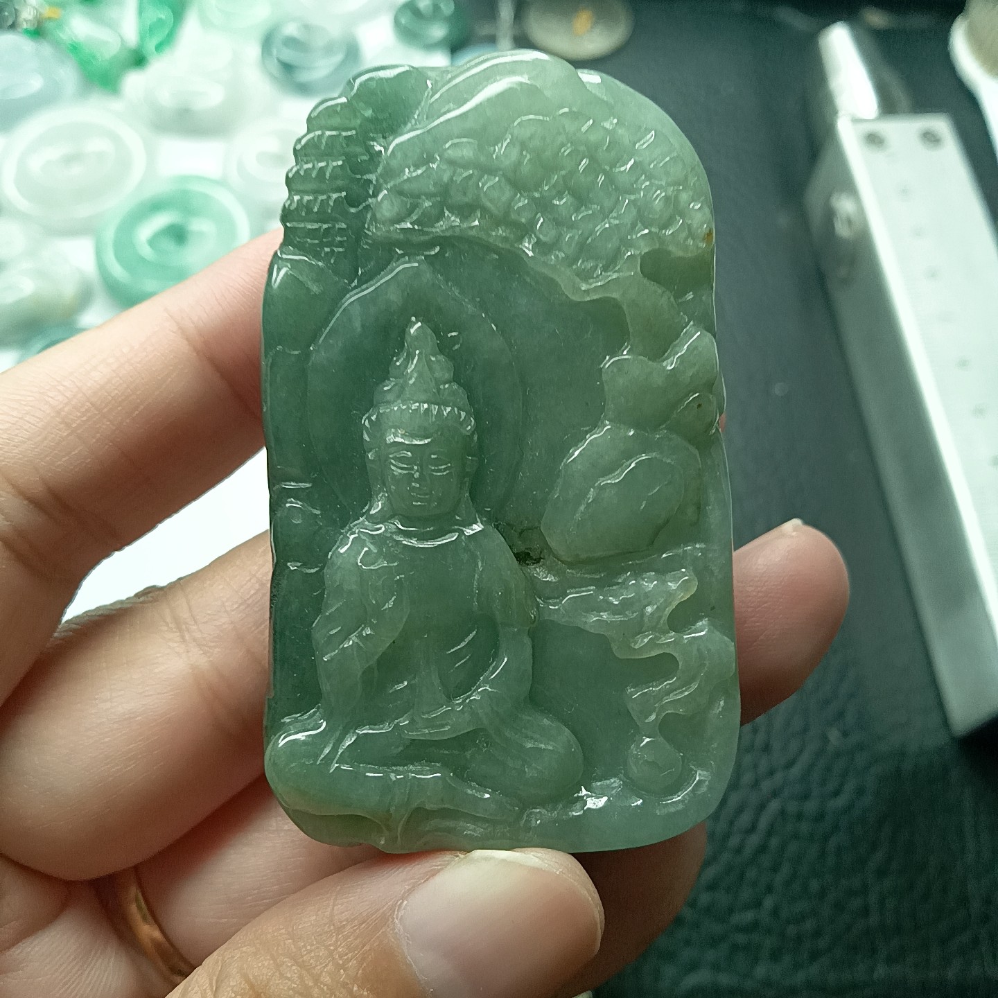 天然翡翠A货山水观音吊坠