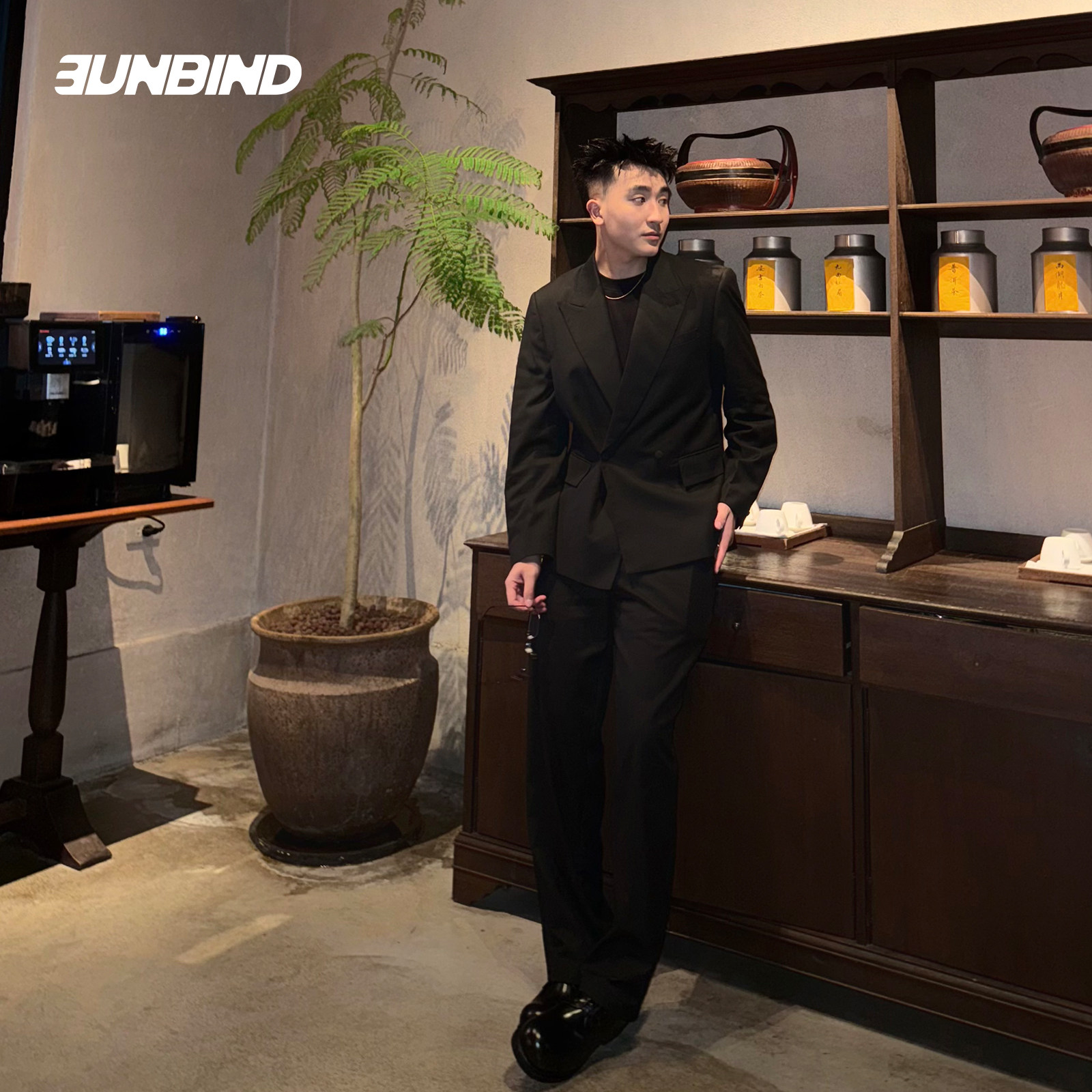 3UNBIND黑色修身高智西服套装图片