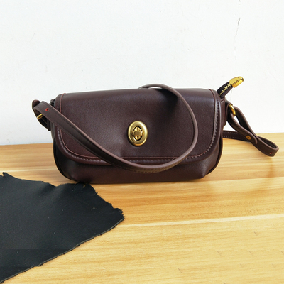 复古头层牛皮手提腋下法棍斜挎包