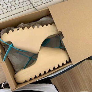 广椰子拖鞋2024春季新款OG YEEZY厚底踩屎感男女运动外穿一字拖鞋