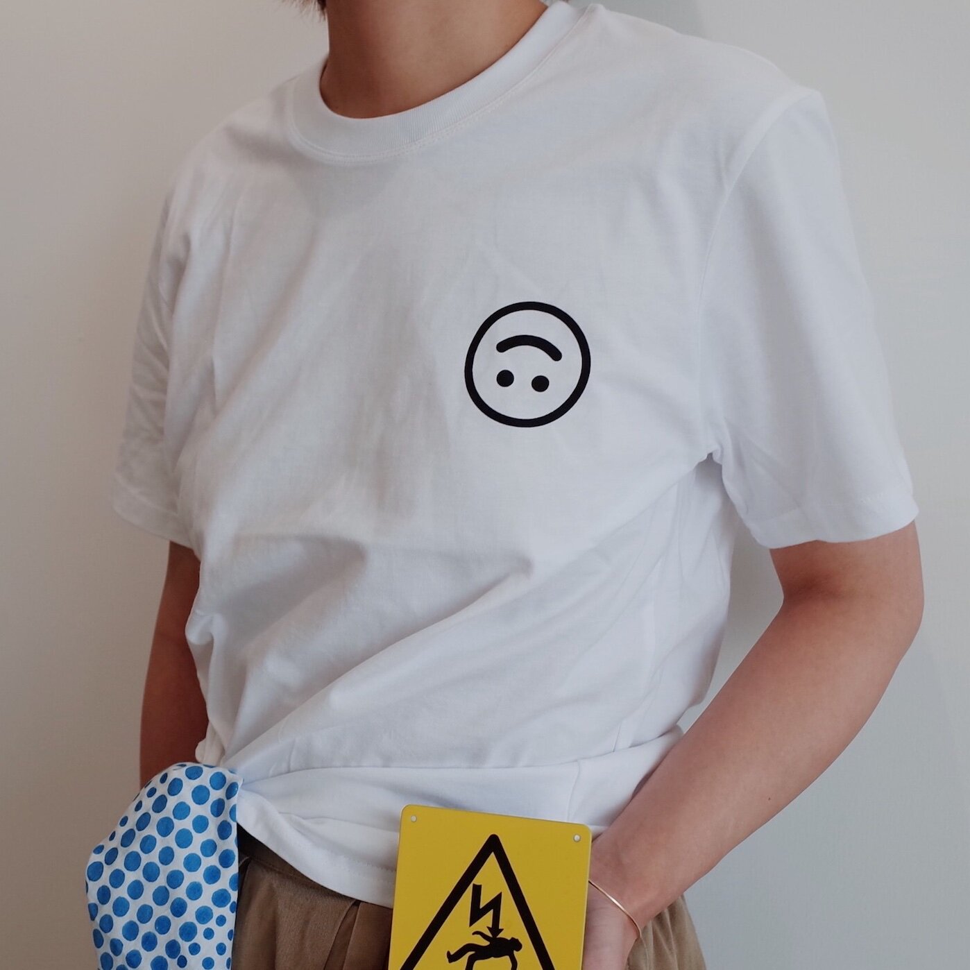 [断码折扣]笑而不语 迷之微笑旁白T恤 呵呵顽皮丧萌笑脸表情Emoji