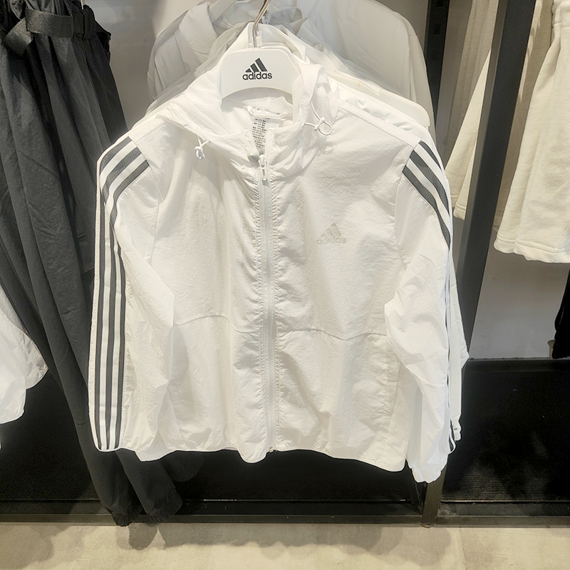 正品Adidas/阿迪达斯外套女子连帽防风衣休闲运动梭织夹克GQ0594