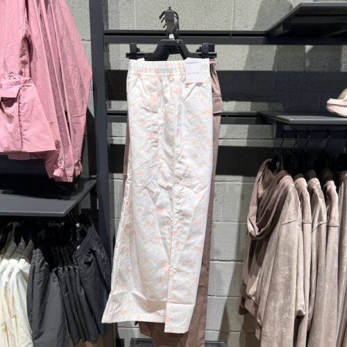 NIKE耐克女25夏季新款半身裙运动休闲刺绣印花侧开叉裙IF0626-100