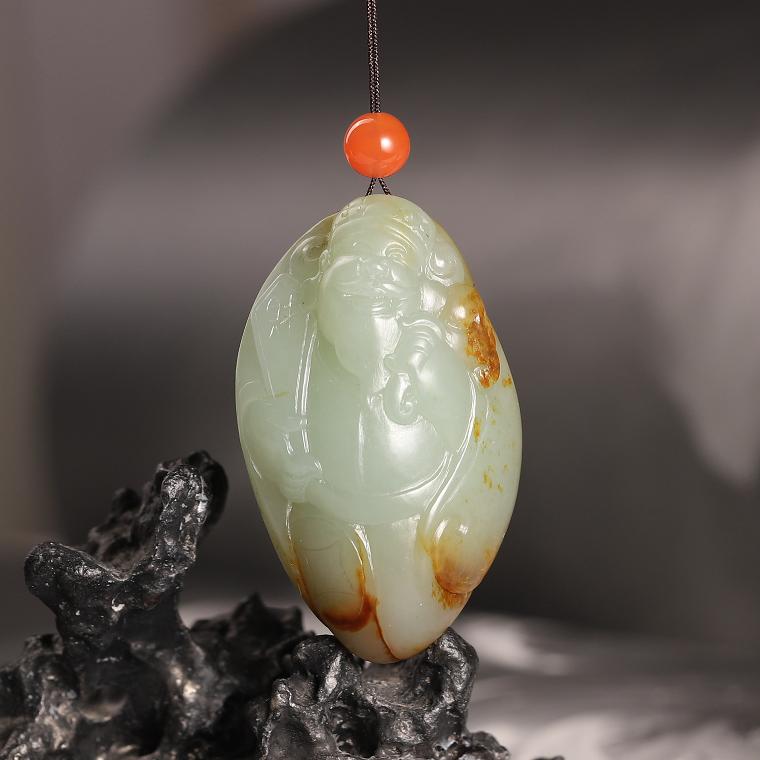 新疆和田玉籽料聚红皮青白玉独籽财神吊坠天然玉石男女款玉佩将将
