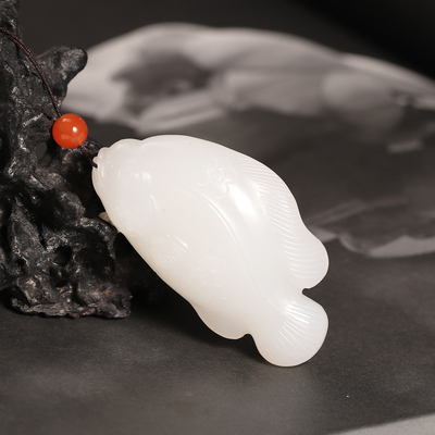 天然和田羊脂白玉年年有余吊坠