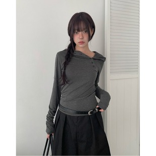 韩系chic2026早春百搭复古简约设计感斜扣修身显瘦连帽T恤上衣