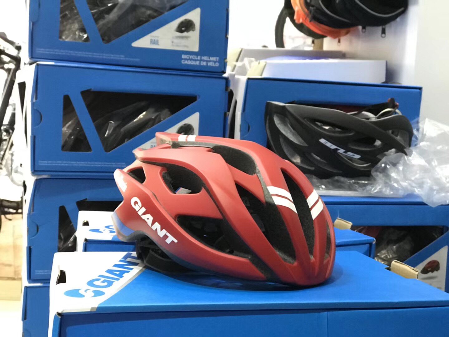 Giant team Giant Mountain Highway Bicycle Helmetin the Bike/Riding equipment/Parts and Accessories , Bike/Bicycle equipment , Bike and Accessories  category - from Buy2taobao.com to provide professional Taobao agent buy service