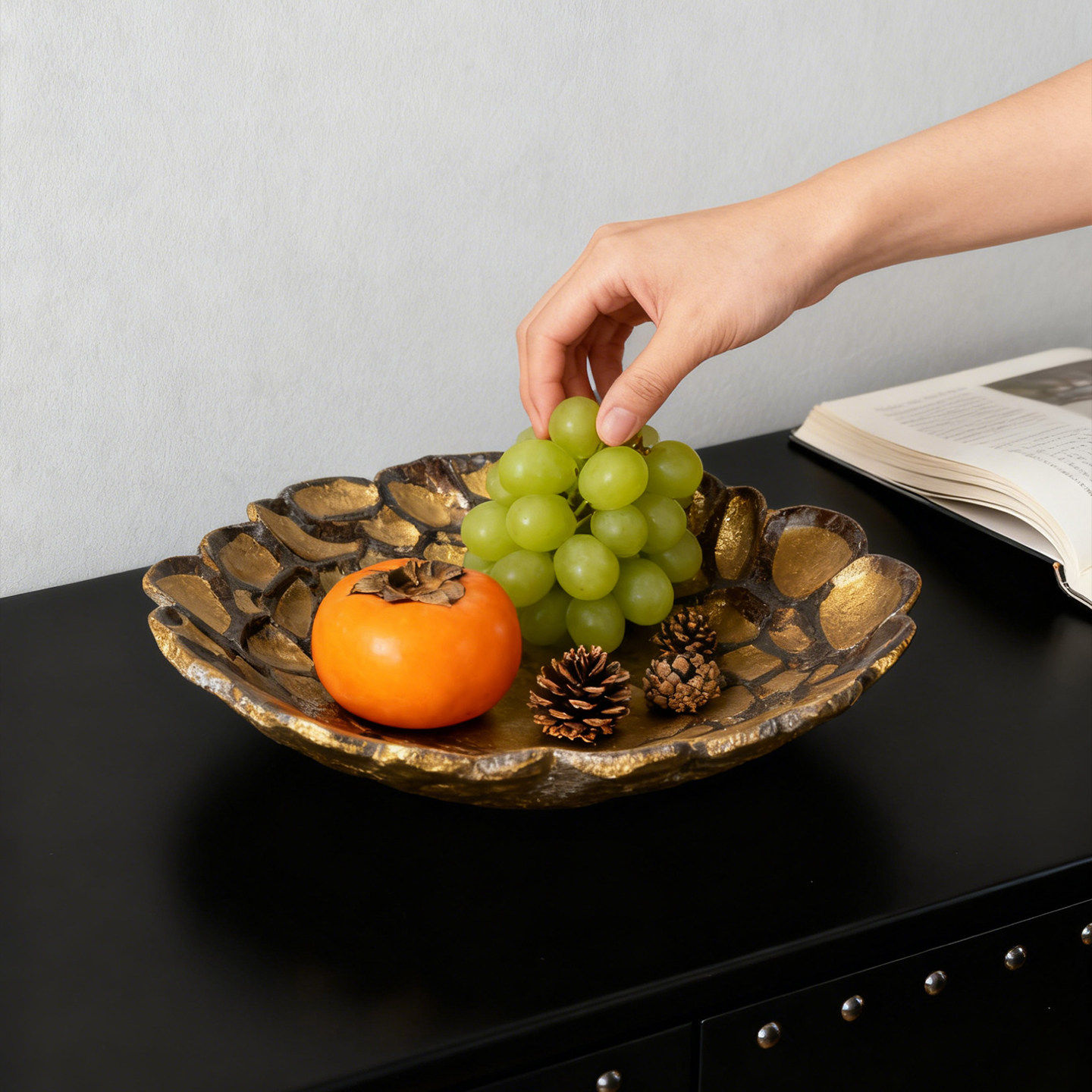 知南艺术复古树脂果盘金色花瓣造型家用客厅茶几水果盘