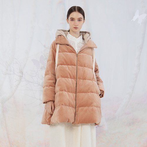 90%绒子含量廓型可脱卸帽羽绒服