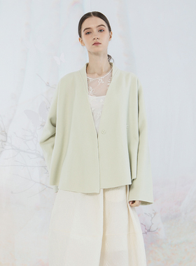 Readme读我秋冬新品女绿色羊毛混纺宽松斜襟搭扣短大衣B10906302