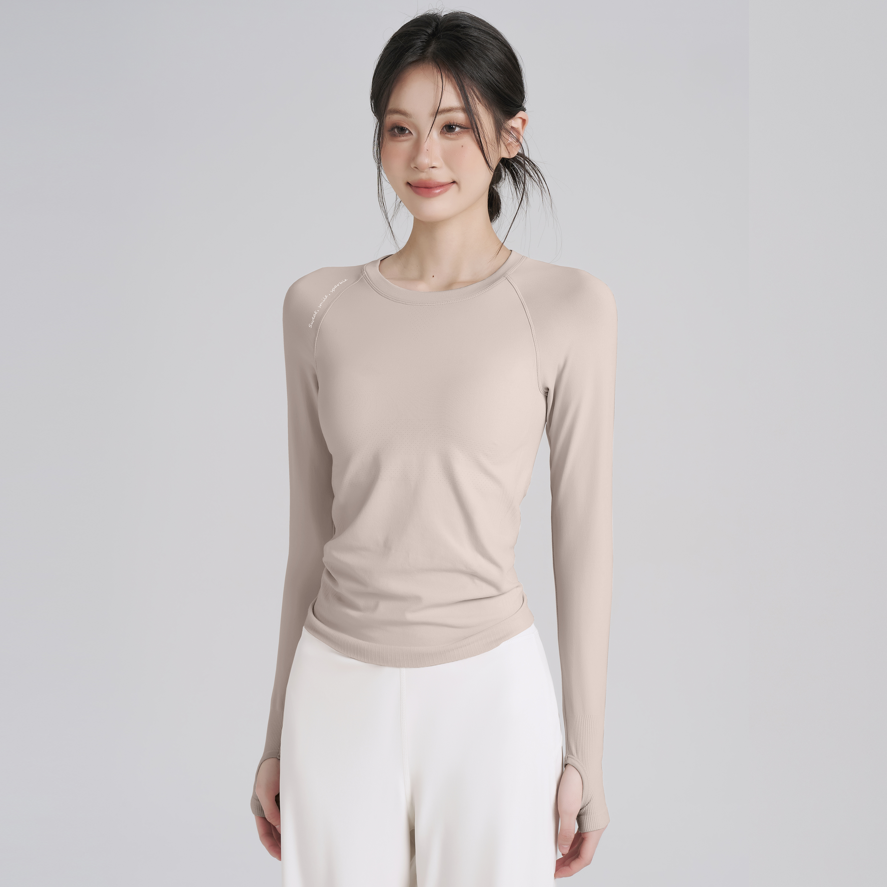 岚纹带胸垫圆领长袖瑜伽T恤