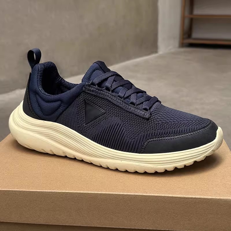 男士舒适轻量缓震厚底休闲运动鞋