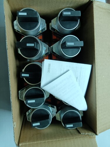 全新原装正泰三位转换开关LAY39-20X/31