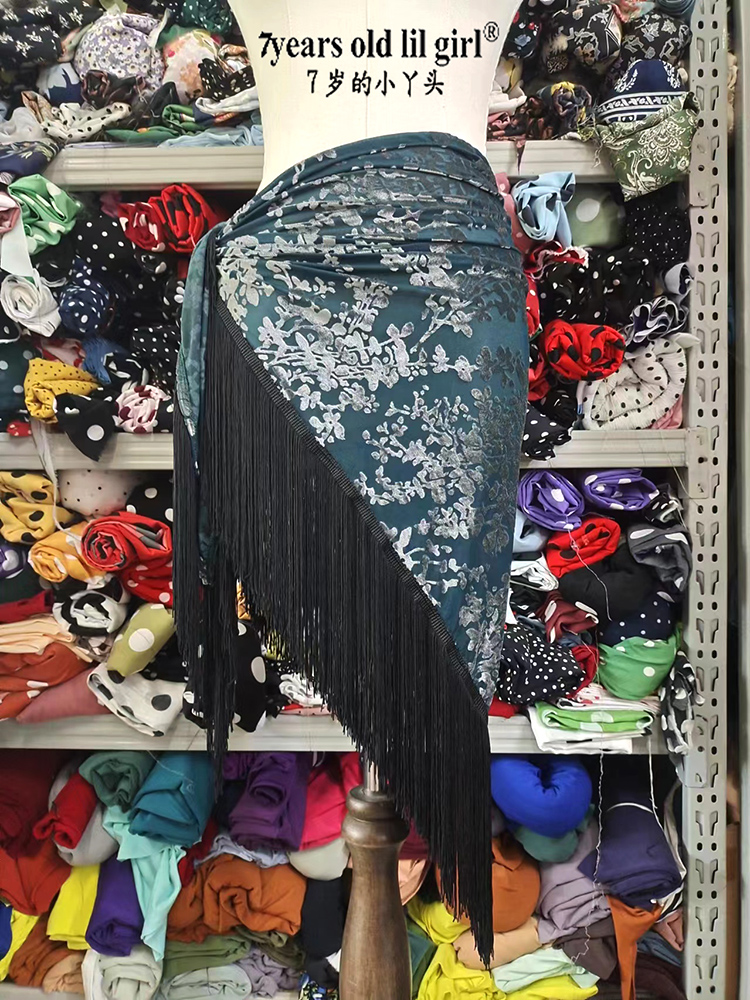 7yearsoldlilgirl金丝绒三角流苏