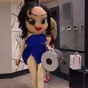 大头芭比娃娃卡通人偶服装表演服行走cos头套道具超模演出玩偶服