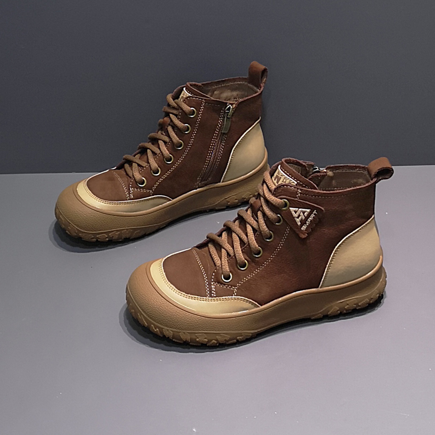 2025冬圆头厚底休闲拉链绑带马丁高帮鞋女百搭头层牛皮潮靴拼色