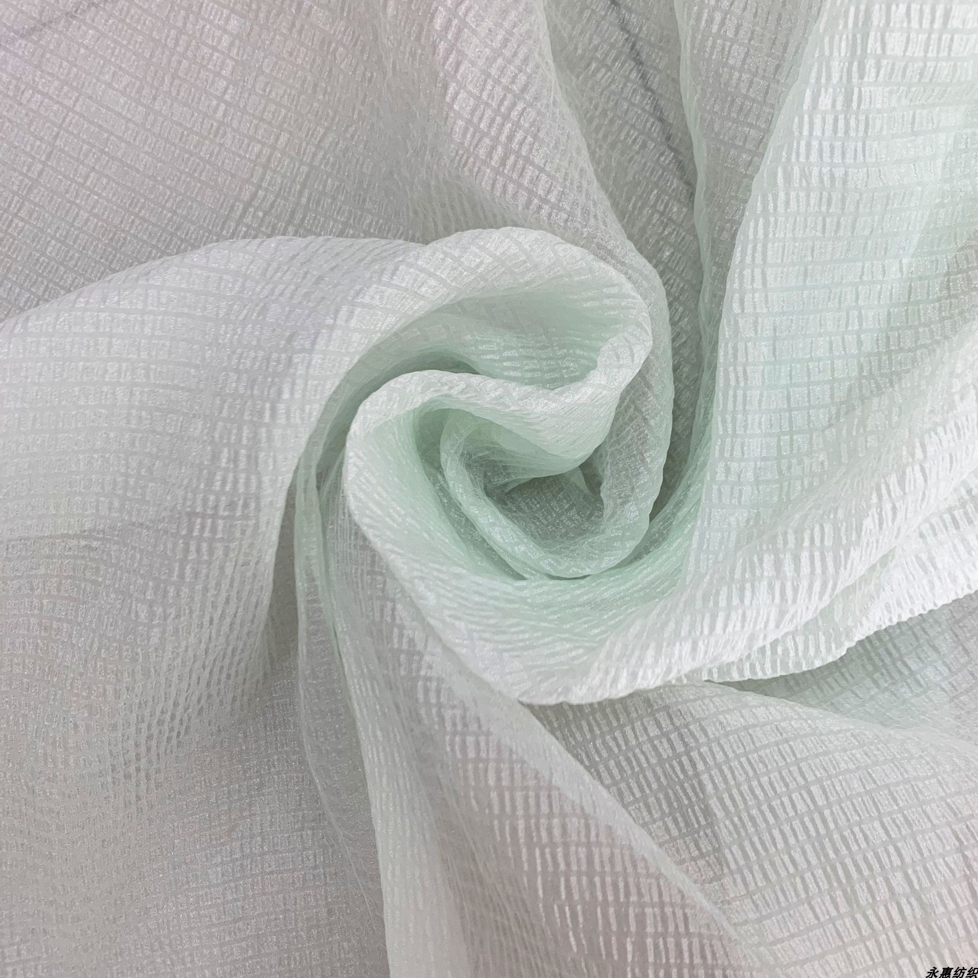 现货供应七夕皱欧根纱面料 春夏轻薄顺滑机理感连衣裙汉服布料