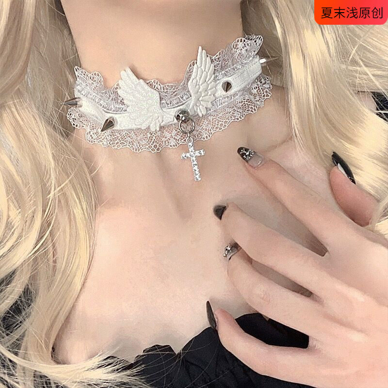 Lolita赛博朋克哥特复古蕾丝铆钉项圈choker天使翅膀项链锁骨配饰