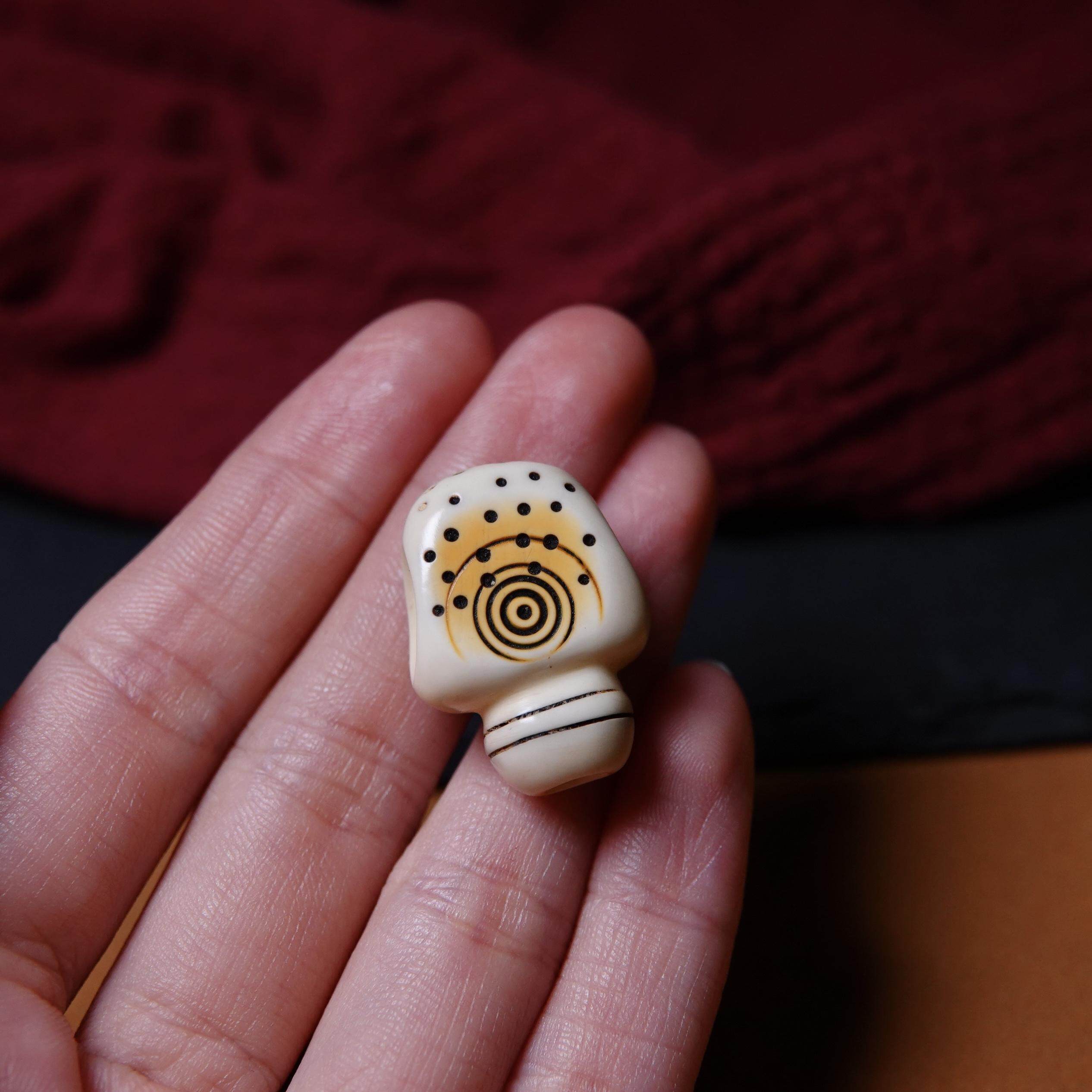 稀有老料器咒点一体式佛头文玩纯手工密胺念珠手串三通配件配饰