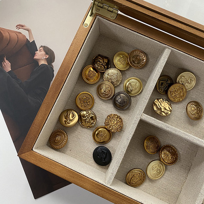 艺森ESSTUDIO复古金属纽扣小香英