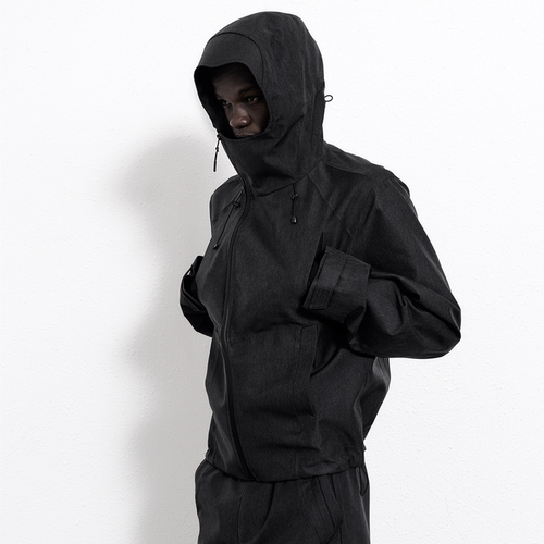 BEVAN UP| 牛仔肌理 侧角弧拉链全压胶防水冲锋衣