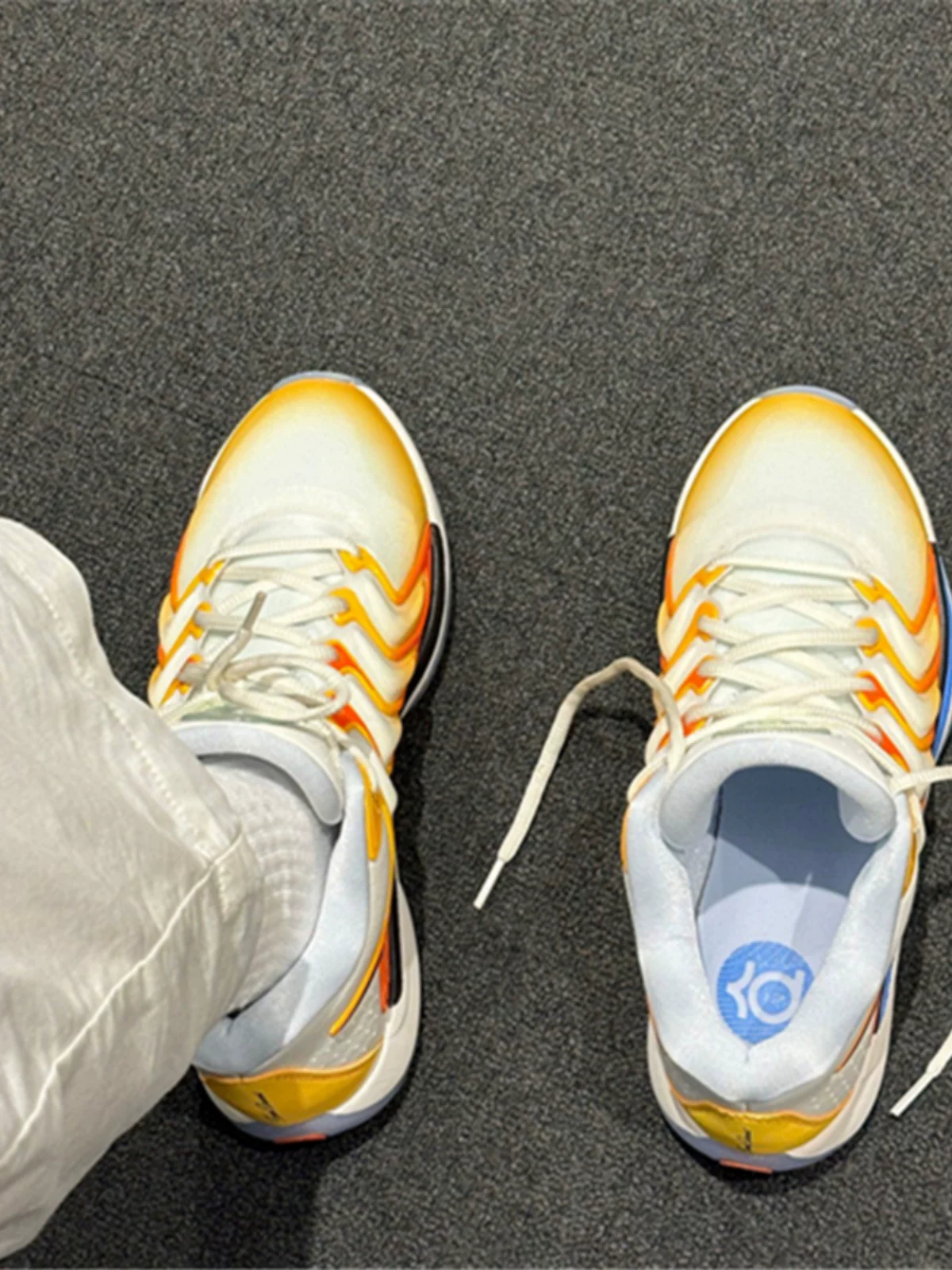 Кроссовки для баскетбола Ding Dong Sports Nike KD 17 EP оранжево-белые черные Durant 17-го поколения низкие FJ9488-700