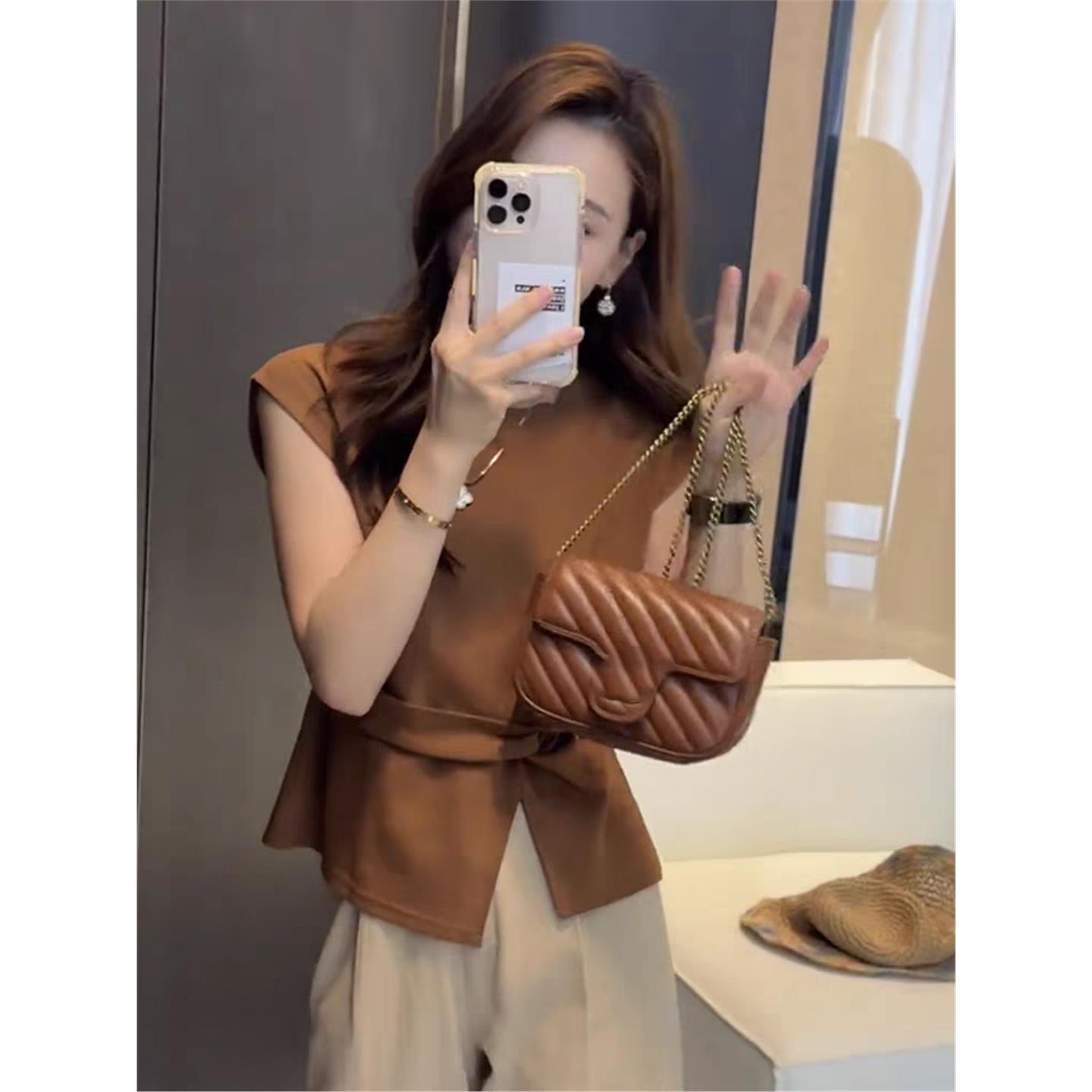 女装2025夏季新款高级感纯色简约气质V领衬衫女显瘦遮肉短袖上衣