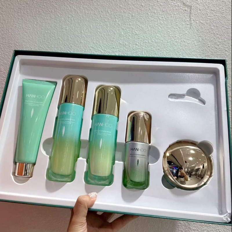 韩后乳清蛋白护肤品套装紧致抗皱补水保湿倍润精华水乳化妆品礼盒