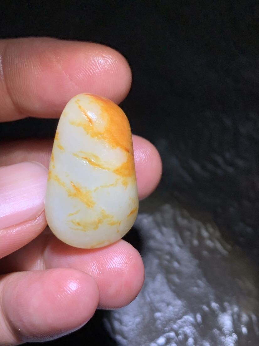 18 g聚黄皮暖白玉籽 28/23/17