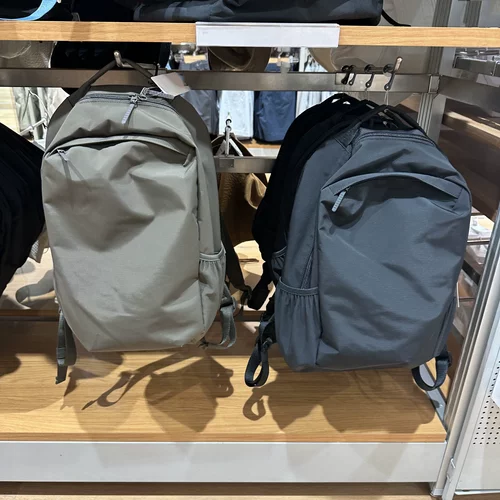 新款男女通用尼龙休闲双肩包