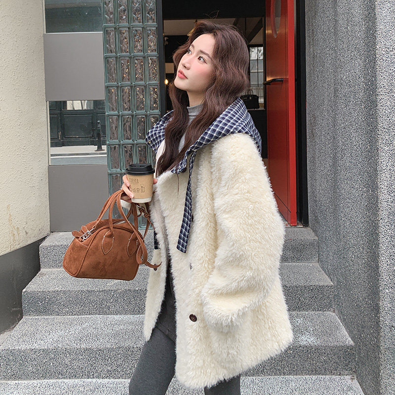 【新款现货】格纹连帽米白色毛绒皮毛一体270-7118P255控348，女装皮草，浙宝270