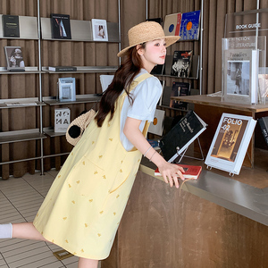 黄色学院风减龄刺绣背带连衣裙女夏韩系小个子休闲甜美百搭连身裙图片