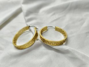 青島外貿(mào)飾品耳釘耳墜歐美風(fēng)時(shí)尚 氣質(zhì)簡約鏤空黃銅材質(zhì)鍍真金耳環(huán)
