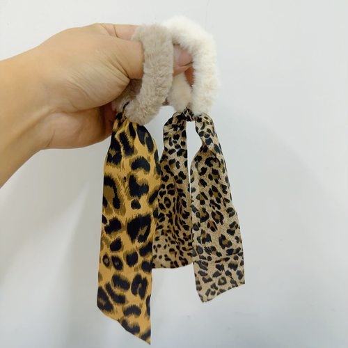 复古豹纹三角巾飘带发绳高弹力不伤发头绳秋冬高级感毛绒发圈女