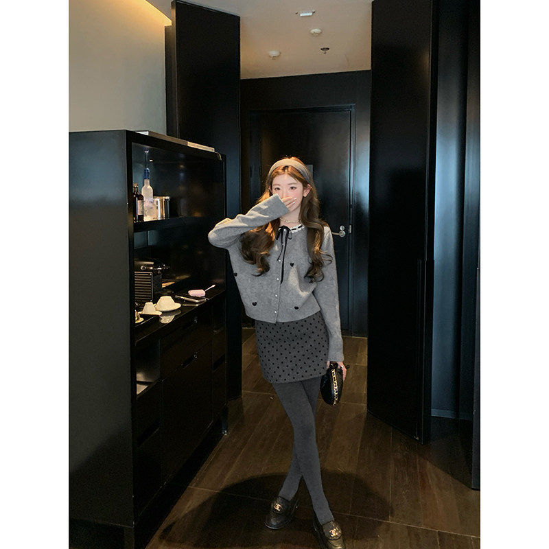 陈大钰高级感超好看灰色针织开衫女秋冬内搭可外穿独特绝美小毛衣