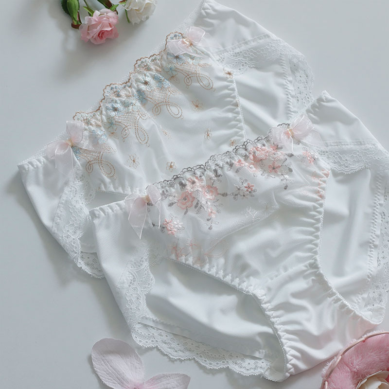 蝶恋花·日系中腰牛奶丝女士内裤蝴蝶结甜美性感可爱刺绣三角裤