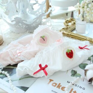 洛丽塔日系氨纶棉三角裤可爱草莓水蜜桃刺绣蕾丝大码内裤女