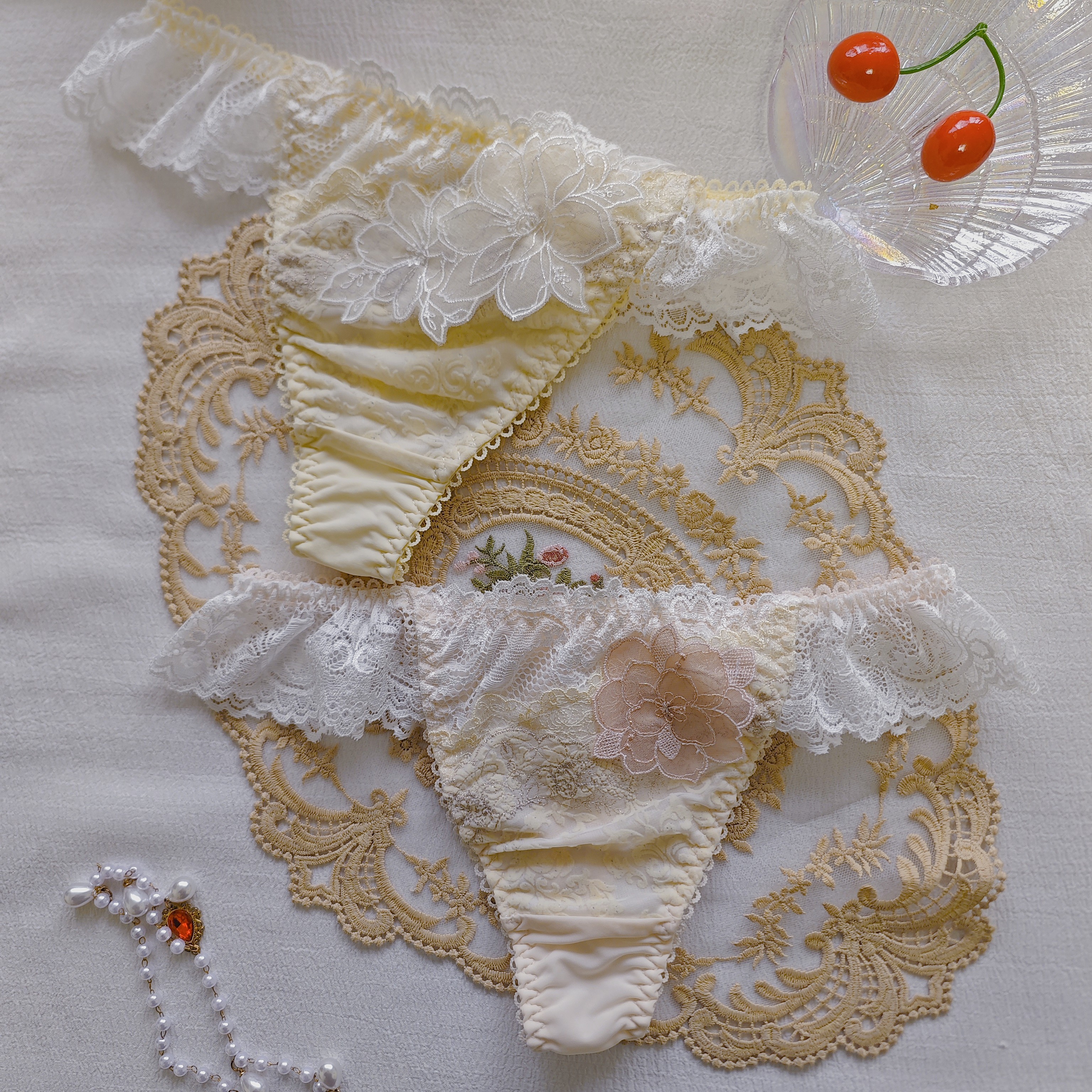 少女の私房浪漫日系冰丝刺绣花贴少女T裤梦幻植绒巴洛克女生丁字,女士内衣/男士内衣/家居服,女丁字裤,淘宝优惠券,粉丝福利购,淘宝优惠卷